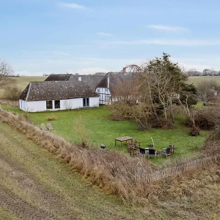 Idyllic 1857 In Langelands Nature Vakantieboerderij *